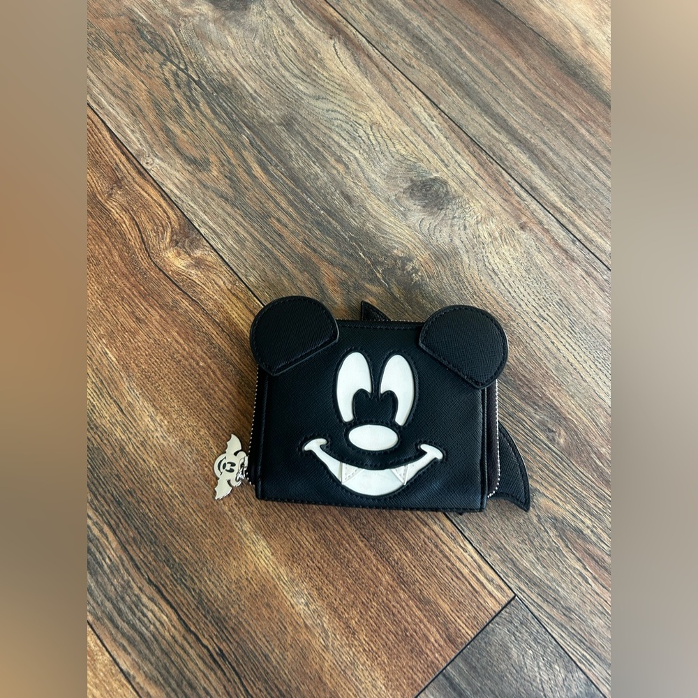 Loungefly Disney Mickey Mouse Bat Glow In The Dark Wallet Exclusive used